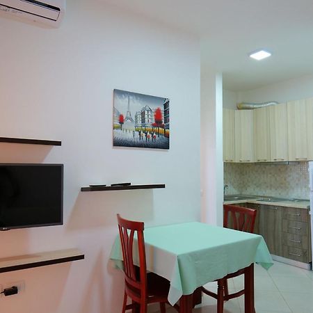 Almare Apartments فلورا المظهر الخارجي الصورة