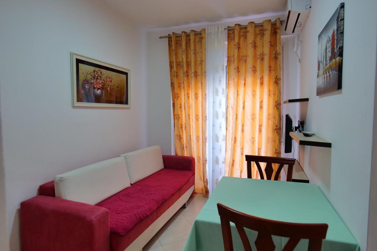 Almare Apartments فلورا المظهر الخارجي الصورة