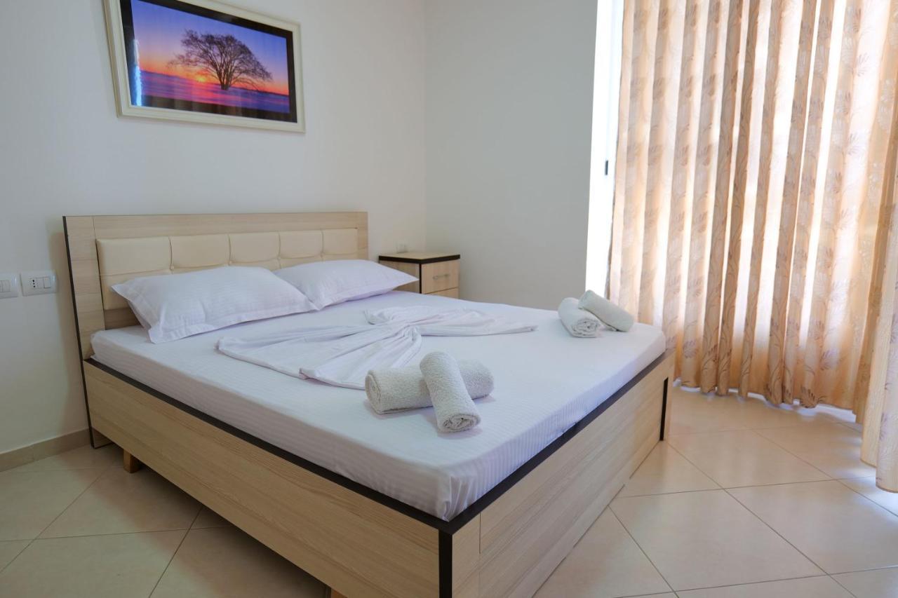 Almare Apartments فلورا المظهر الخارجي الصورة