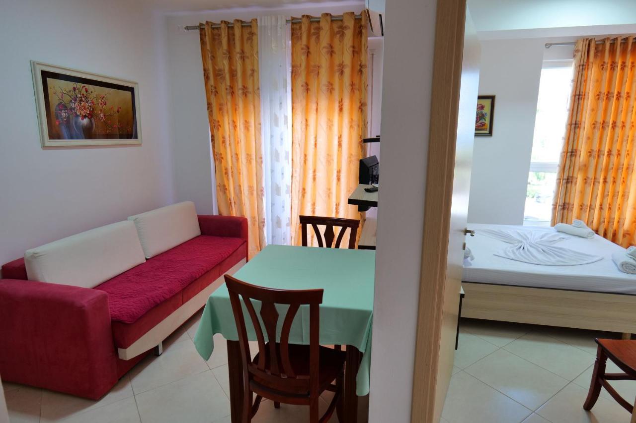 Almare Apartments فلورا المظهر الخارجي الصورة
