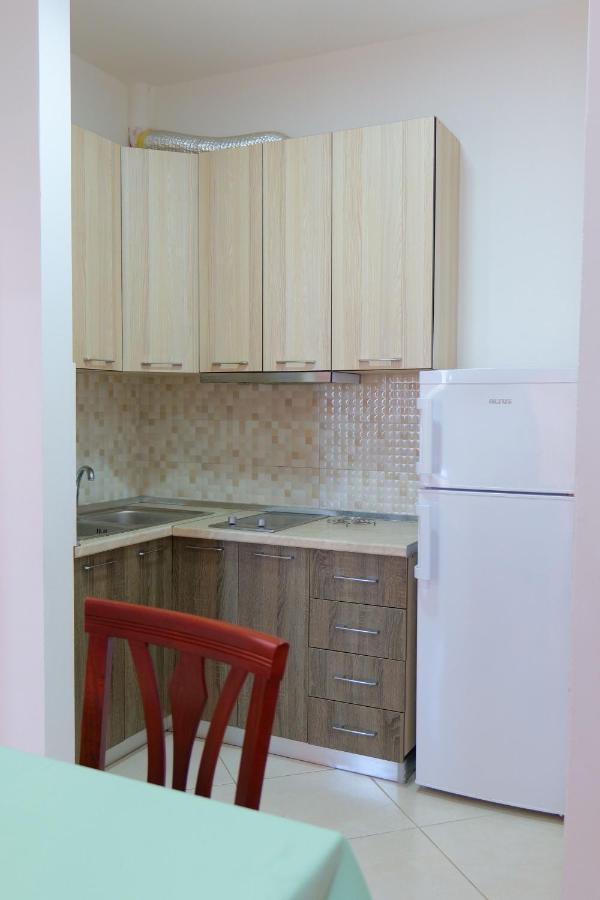 Almare Apartments فلورا المظهر الخارجي الصورة